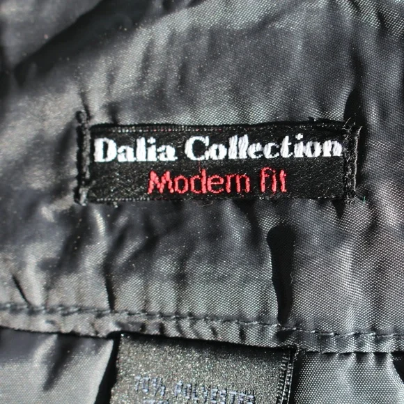 Dalia Collection Modern fit, aztec mini skirt .... - Picture 6 of 8